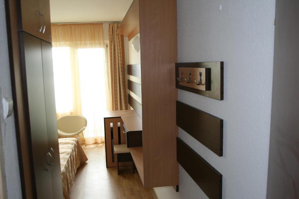 Hotel Capitol Jupiter Room photo